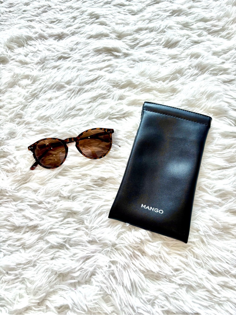 🤍New! Mango Women Sunglasses with Pouch